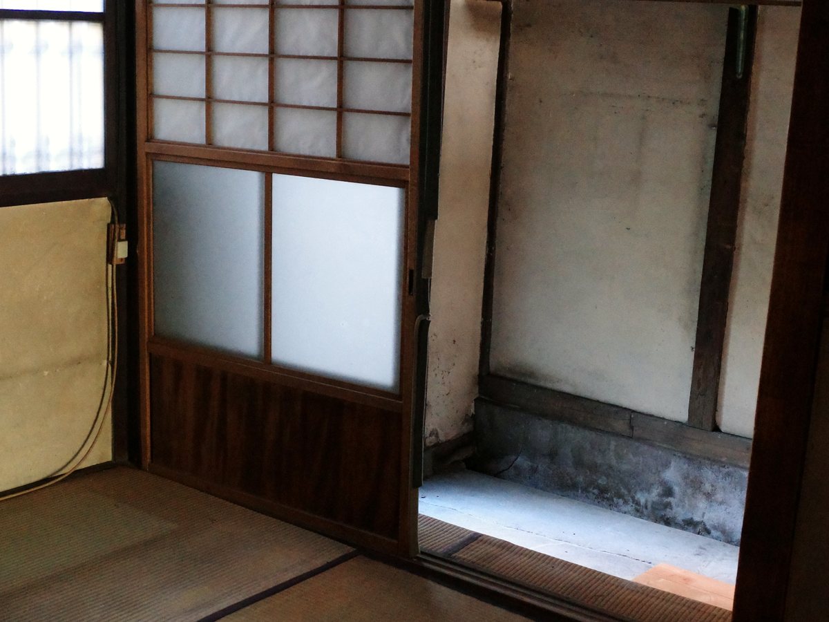 光の入る空いた和室